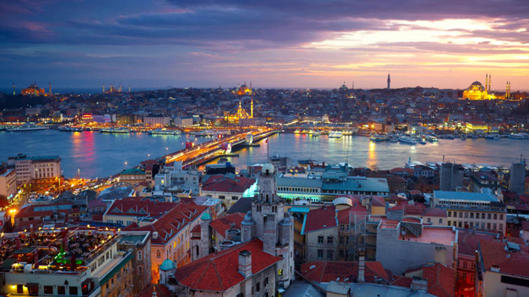 Γκιούλ και Νταβούτογλου επικρίνουν την ακύρωση των δημοτικών εκλογών