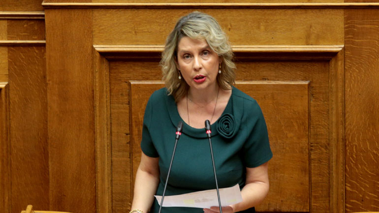 Κ. Παπακώστα: «Όλοι οι πρωθυπουργοί έχουν περάσει από σκάφη»