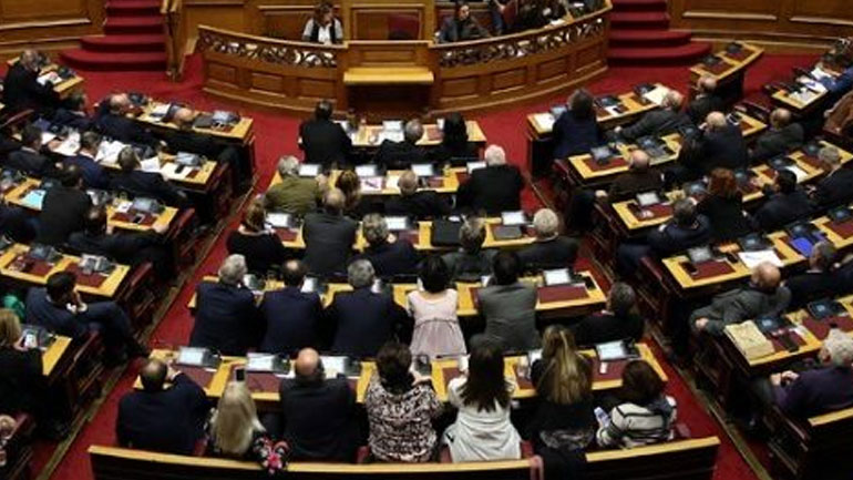 Μονομαχία Τσίπρα – Μητσοτάκη στη Βουλή