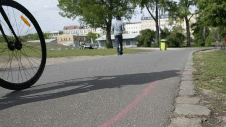 Γερμανία: Έντονες αντιδράσεις προκαλεί η οριοθέτηση χώρων κίνησης των ντίλερς σε πάρκο του Βερολίνου