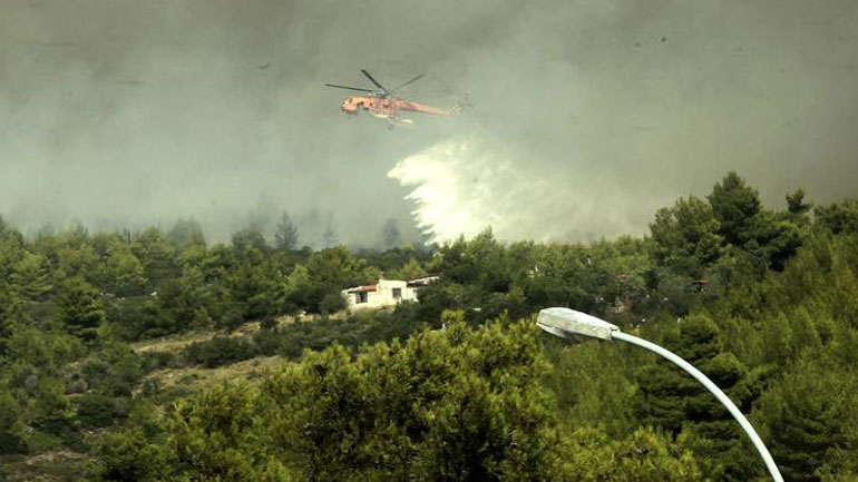 Σε εξέλιξη μεγάλη άσκηση της Πυροσβεστικής στην Πάρνηθα