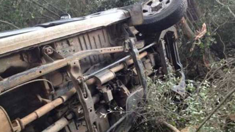 Πτώση ΙΧ σε γκρεμό στη Μάνη