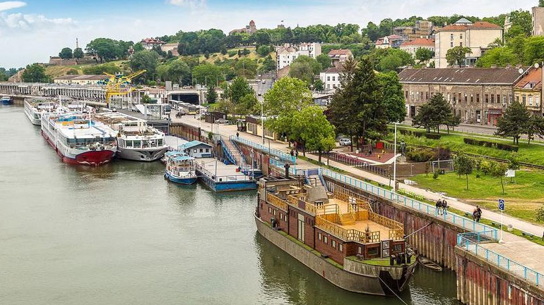 Σερβία: Άραβες “κατέλαβαν” το λιμάνι του Νόβισαντ