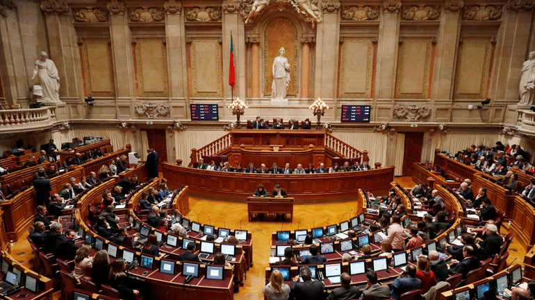 Πορτογαλία: Καταψηφίστηκε από το κοινοβούλιο η πρόταση για αυξήσεις στους μισθούς των εκπαιδευτικών