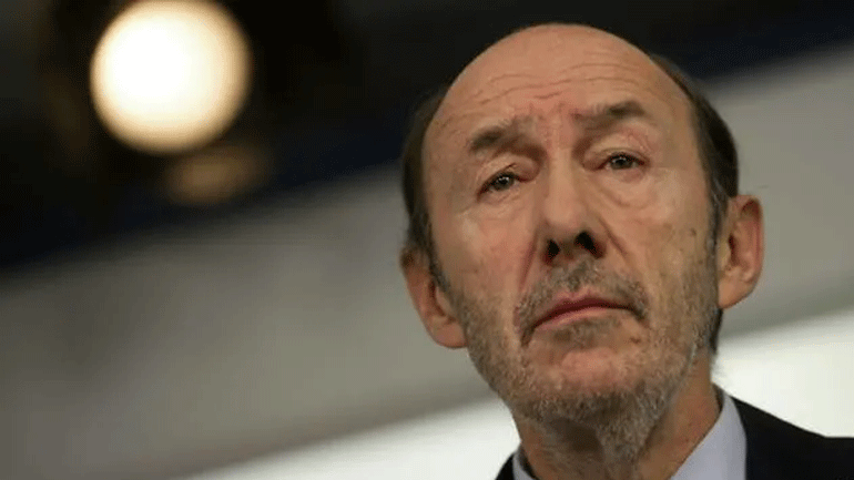 Ισπανία: Απεβίωσε ο πρώην ηγέτης του PSOE Αλφρέδο Πέρεθ Ρουμπαλκάμπα