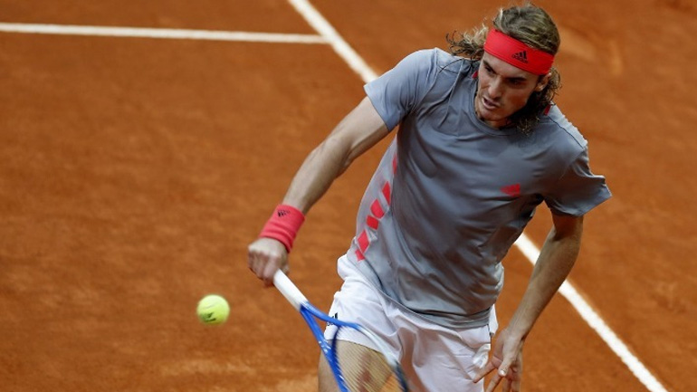 Μεγάλη νίκη για τον Τσιτσιπά στη Μαδρίτη – Απέκλεισε τον Ζβέρεφ