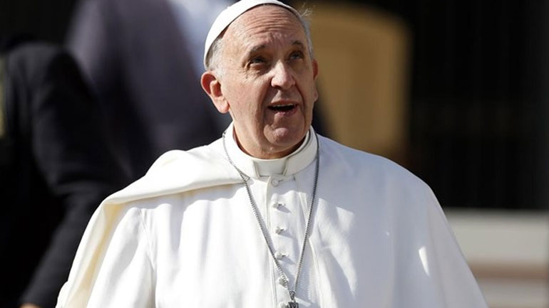 Δωρεά 100.000 ευρώ από τον Πάπα για τους μετανάστες στην Ελλάδα