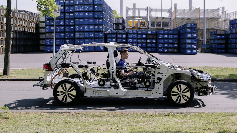 Ξεγυμνώθηκε το VW e-Golf