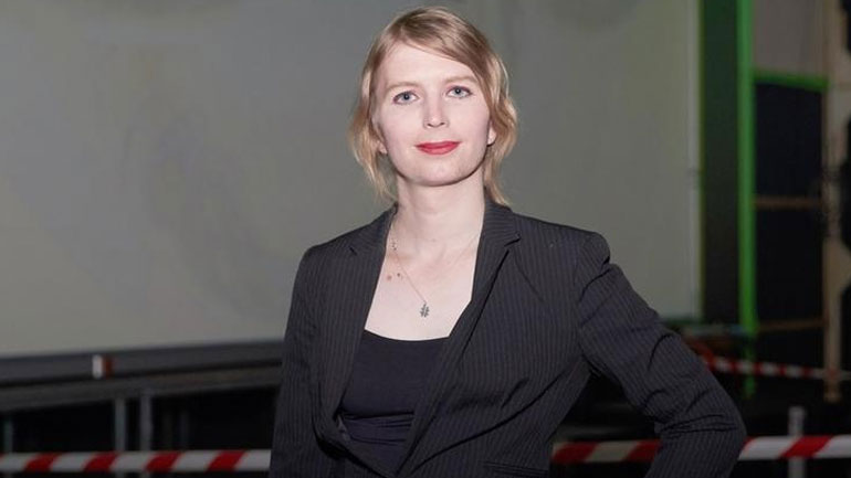 Ελεύθερη αφέθηκε η Τσέλσι Μάνινγκ έπειτα από δύο μήνες στη φυλακή