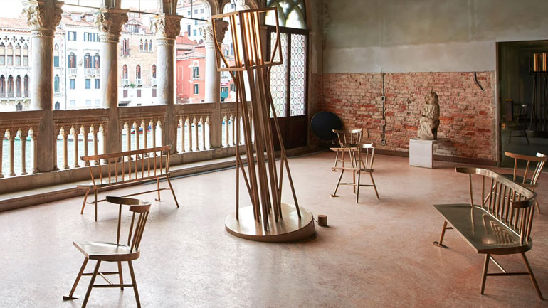 Aqua Alta: Έπιπλα που «βυθίζονται» από τον Virjil Abloh