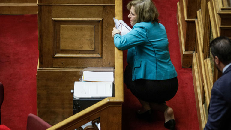 Σκόνταψε η Εύη Χριστοφιλοπούλου