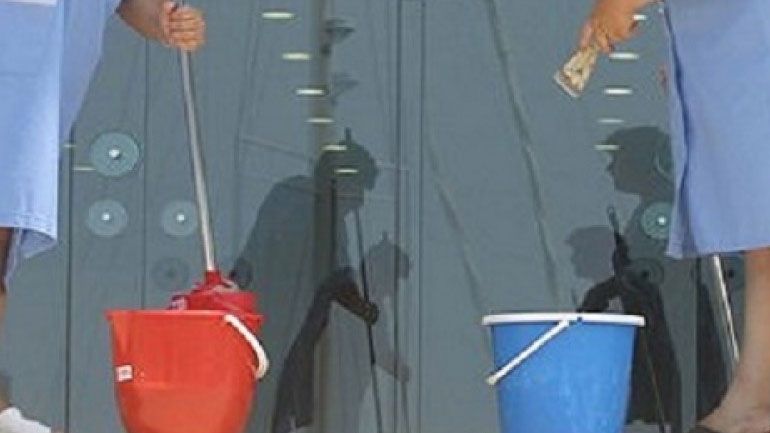 Συγκέντρωση καθαριστριών έξω από το Υπουργείο Υγείας τη Δευτέρα