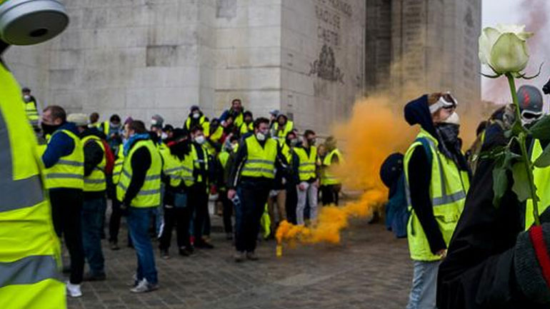 Γαλλία-κίτρινα γιλέκα: Μειωμένος ο αριθμός των διαδηλωτών, συγκρούσεις στη Λιόν και τη Νάντη
