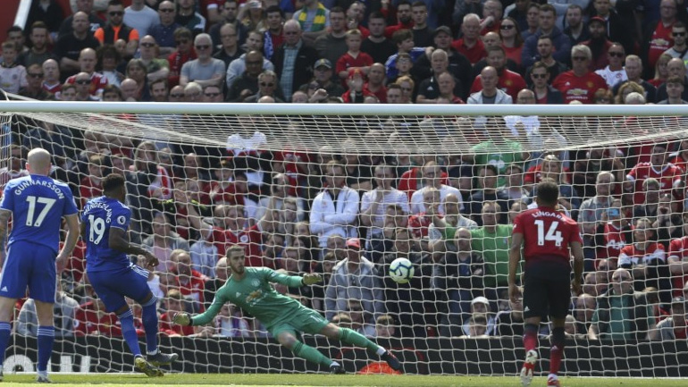 Μόνο ο διαιτητής είδε… πέναλτι!