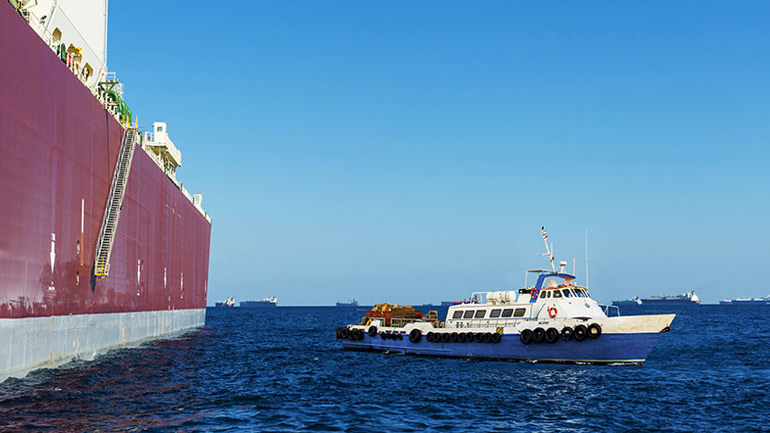 Τα Ηνωμένα Αραβικά Εμιράτα καταγγέλλουν “επιχειρήσεις σαμποτάζ” σε τέσσερα εμπορικά πλοία