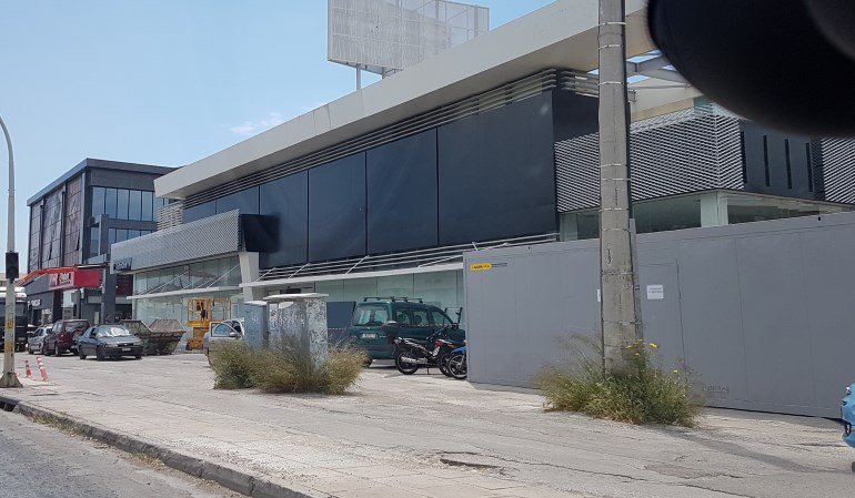 Σχεδόν έτοιμη η αντιπροσωπεία της Mazda στη Γλυφάδα...