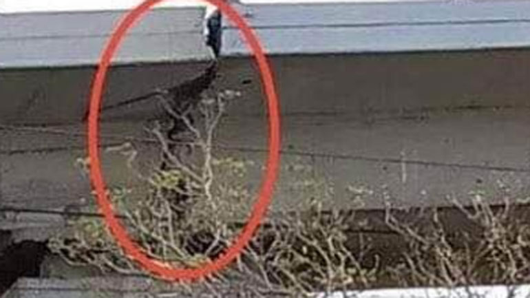 Καταγγελία Τσελέντη για τεράστια ρωγμή στη γέφυρα του Φαληρικού Δέλτα