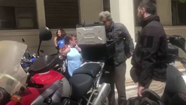 Η παρατήρηση των μελών της ΠΟΕΔΗΝ στον Πολάκη, η μηχανή και τα άτομα με αναπηρία