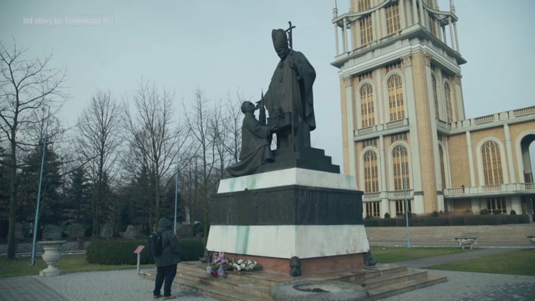 Σοκ στην Πολωνία από ντοκιμαντέρ που παρουσιάζει τις μαρτυρίες θυμάτων σεξουαλικής κακοποίησης από ιερείς