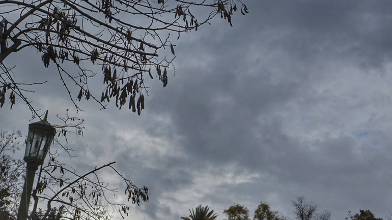Δευτέρα: Βροχές, συννεφιά, καταιγίδες και χαλάζι Δευτέρα: Βροχές, συννεφιά, καταιγίδες και χαλάζι