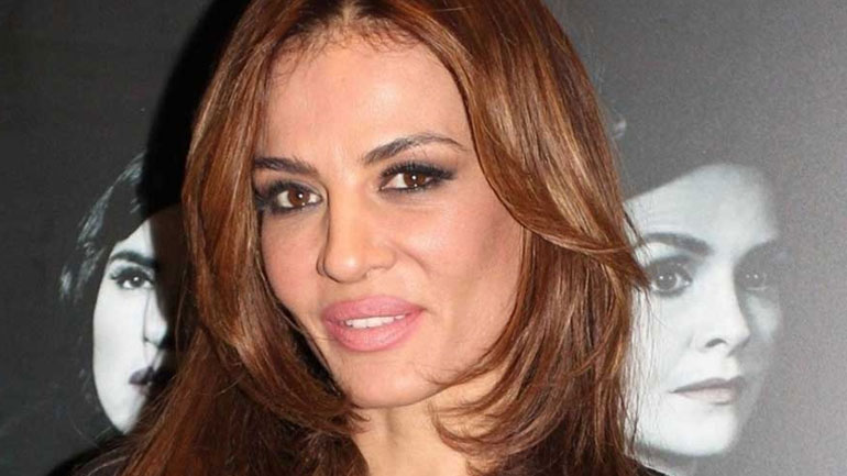 H Δήμητρα Ματσούκα ποζάρει ως Τζάκι Κένεντι-Ωνάση!