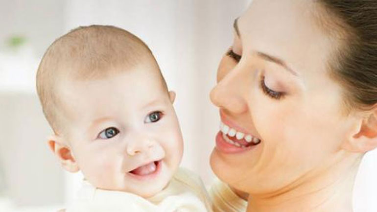 Πώς θα μειώσετε τον λόξιγκα του μωρού;