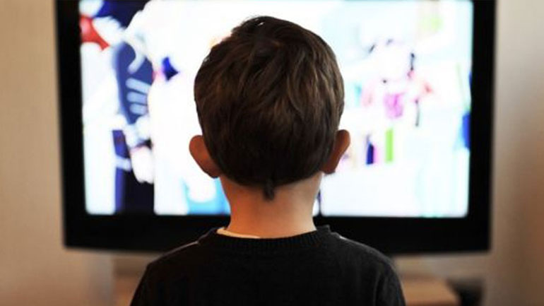 Χρησιμοποιήστε την τηλεόραση προς όφελος του παιδιού