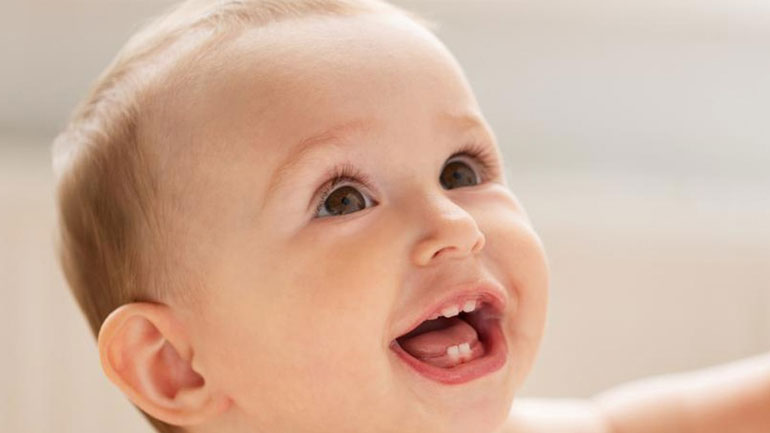 Τα πρώτα δόντια του μωρού