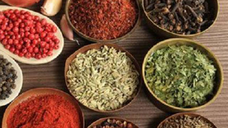 Πικάντικες τροφές: 4 λόγοι για να τις εντάξεις στη διατροφή σου