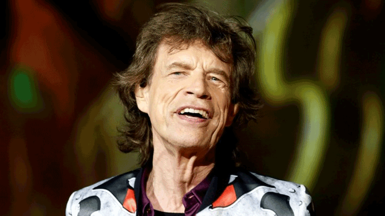 Ο Μικ Τζάγκερ χορεύει έπειτα από την  εγχείρηση καρδιάς