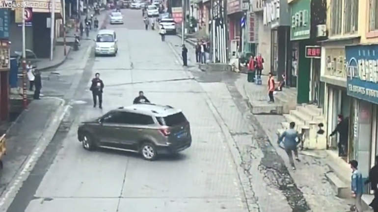 Τρέξτε να σωθείτε! Τρέξτε να σωθείτε!