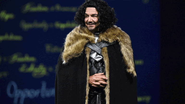 Ο δισεκατομμυριούχος Πολ Τιούντορ Τζόουνς εμφανίστηκε ως Τζον Σνόου σε φιλανθρωπική εκδήλωση