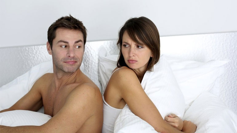 Μπορούν οι γυναίκες που λαμβάνουν φάρμακο για την υποτονική σεξουαλική επιθυμία να καταναλώνουν αλκοόλ;