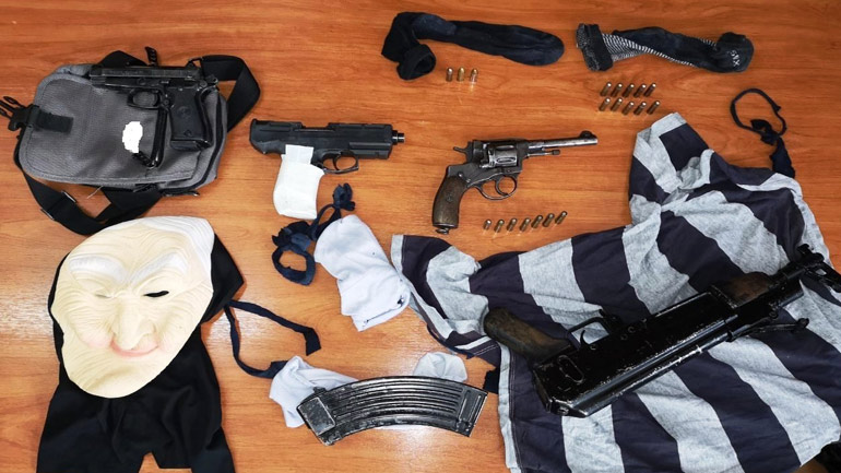 Αλβανός κακοποιός στους αστυνομικούς: «Είμαι διάσημος, βάλτε το όνομά μου στο YouTube και θα καταλάβετε» Αλβανός κακοποιός στους αστυνομικούς: «Είμαι διάσημος, βάλτε το όνομά μου στο YouTube και θα καταλάβετε»