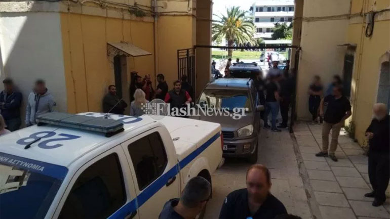 Χανιά: Όρμησαν να λιντσάρουν τον δολοφόνο του ιδιοκτήτη μίνι μάρκετ