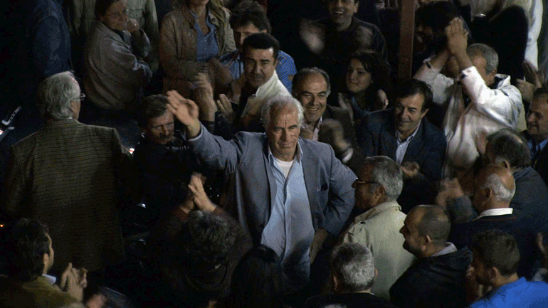 «Sugar Town: Για Μια Χούφτα Ψήφους» – Μια ταινία για τη σχέση των πολιτών-πολιτικών στην Ελλάδα