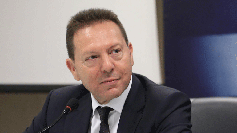 “Φρένο” Στουρνάρα σε επιπλέον παροχές