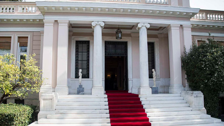 Μαξίμου: Ενθαρρύνουμε τον κ. Μαρινάκη να δώσει κι άλλες συνεντεύξεις, δικαιούται και διακαναλική