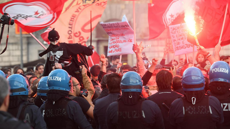 Διαδηλώσεις και επεισόδια στη Νάπολη, με αφορμή την επίσκεψη Σαλβίνι
