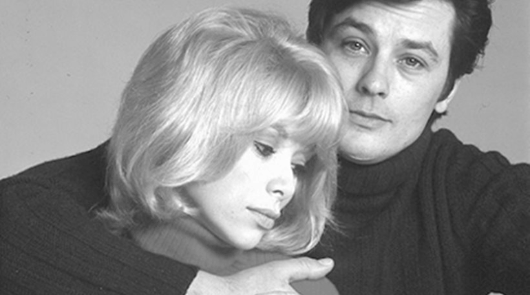 Μιρέιγ Νταρκ - Αλέν Ντελόν