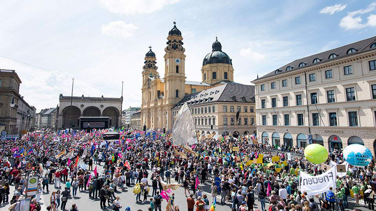 Γερμανία: Διαδηλώσεις στις μεγάλες πόλεις κατά του εθνικισμού