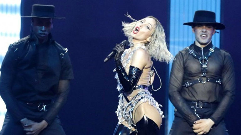 Έκλεψε τις εντυπώσεις η Τάμτα με το «Replay»