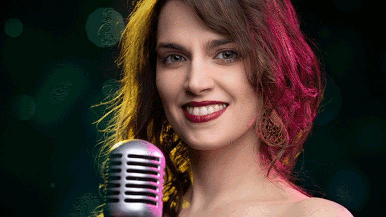 Η Χαριτίνη Πανοπούλου στη μουσική σκηνή Σφίγγα