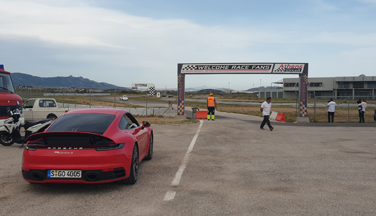 To... τέρας έτοιμο να μπει στην πίστα