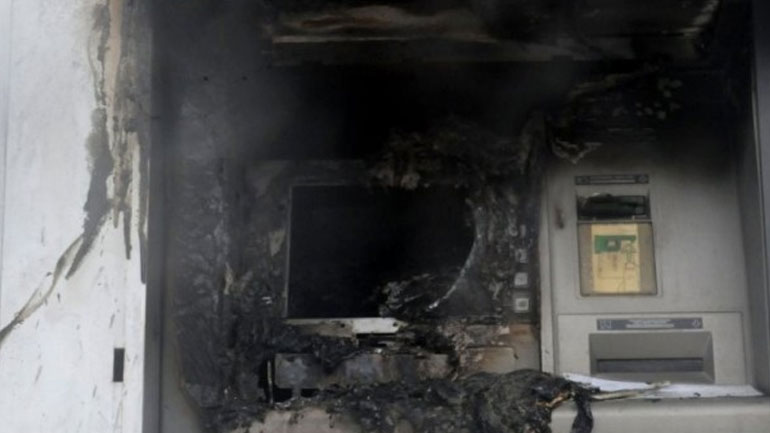 Εμπρησμός ΑΤΜ στα Πετράλωνα