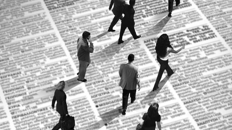 Economist: Σταθερή πτώση του ποσοστού ανεργίας από έτος σε έτος στην Ελλάδα