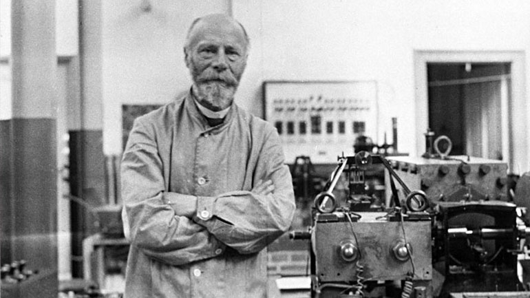 Αφιερωμένο στον άνθρωπο που εφηύρε το ηλεκτροκαρδιογράφημα το doodle της Google