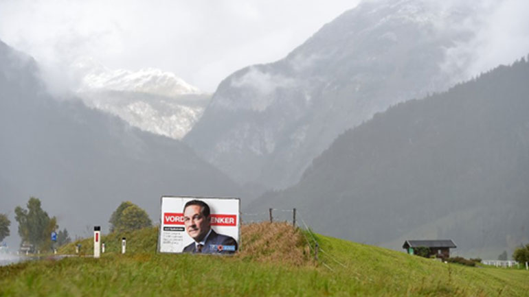 Spiegel: Η αυστριακή Ακροδεξιά πιάστηκε με τη γίδα στην πλάτη