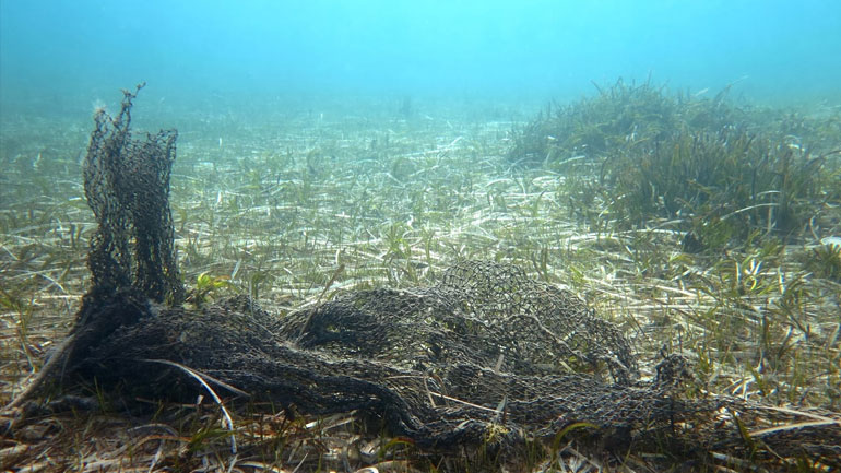 Δύο τόνοι δίχτυα ανασύρθηκαν από θαλάσσια περιοχή στο Στρατώνι Χαλκιδικής