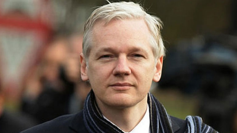 Το Εκουαδόρ έστειλε στις ΗΠΑ τα υπάρχοντα του Ασάνζ